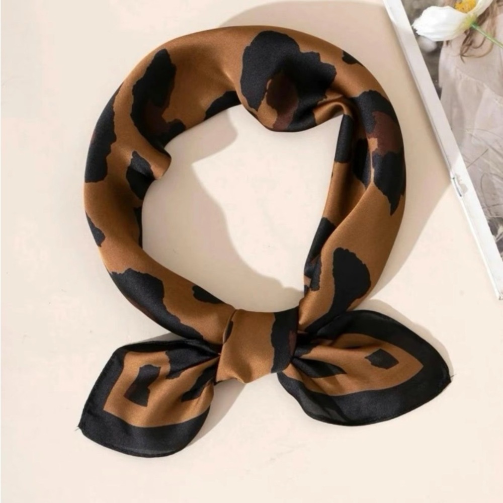 100% Pure Mulberry Silk Square Scarf 27"x27" Women Neckerchief Headscarf Gift - Picture 3 of 5